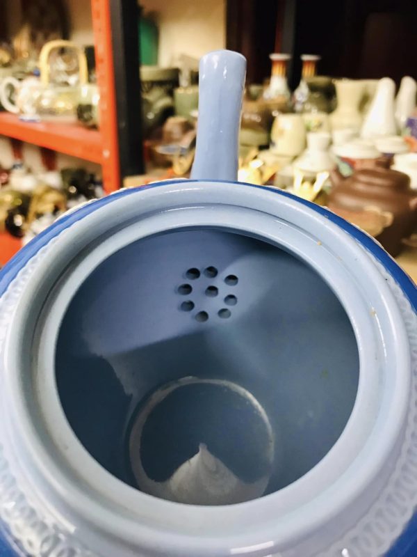 Ấm trà Anh Wedgwood hoa văn nổi 3D mới đẹp ạ Tiệm gốm TottoChan