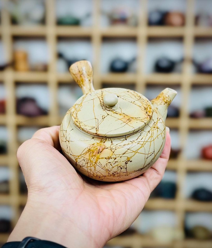 Ấm trà gốm Nhật Tokoname hoả biến quấn rong độc đáo