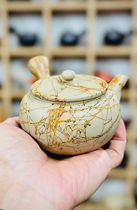 Ấm trà gốm Nhật Tokoname hoả biến quấn rong độc đáo