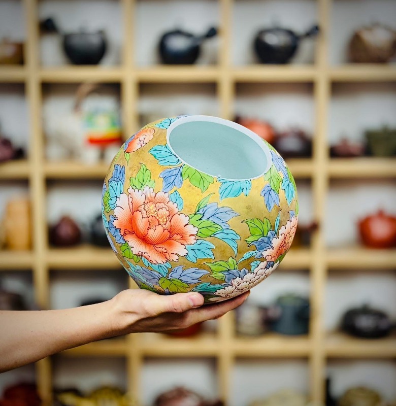 Bình Arita Kinsai full tứ diện vẽ hoa mẫu đơn