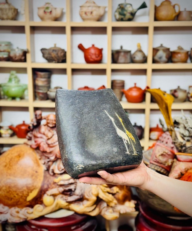 Bình đồng Nhật Bản dáng cắm hoa nghệ thuật cho các bác biểu diễn