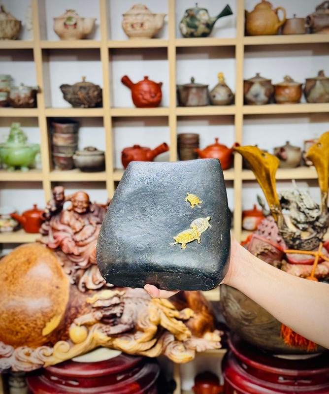 Bình đồng Nhật Bản dáng cắm hoa nghệ thuật cho các bác biểu diễn