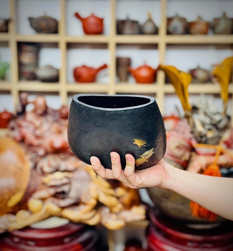 Bình đồng Nhật Bản dáng cắm hoa nghệ thuật cho các bác biểu diễn