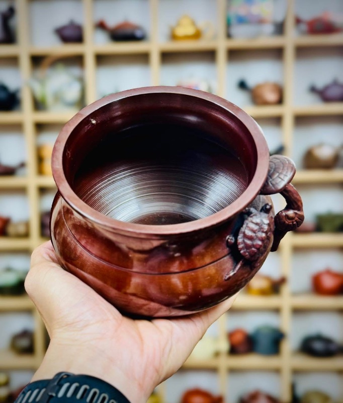 Chiếc ang trà đồng Nhật - Tích rùa - linh chi biểu trưng cho sự trường thọ