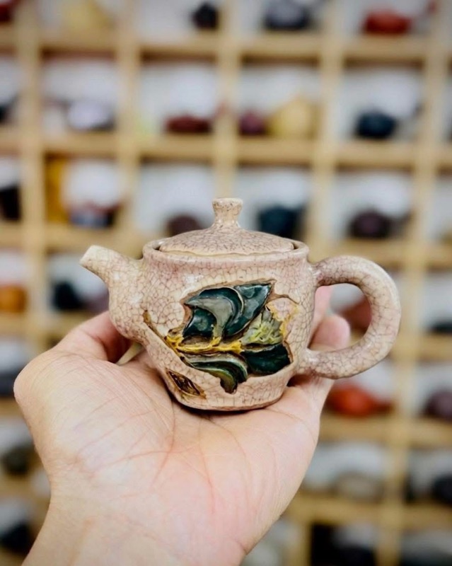 Ấm Suigetsu bạch trà cổ đẹp - Đắp nổi 2 mặt mời các bác ngắm và sưu tầm