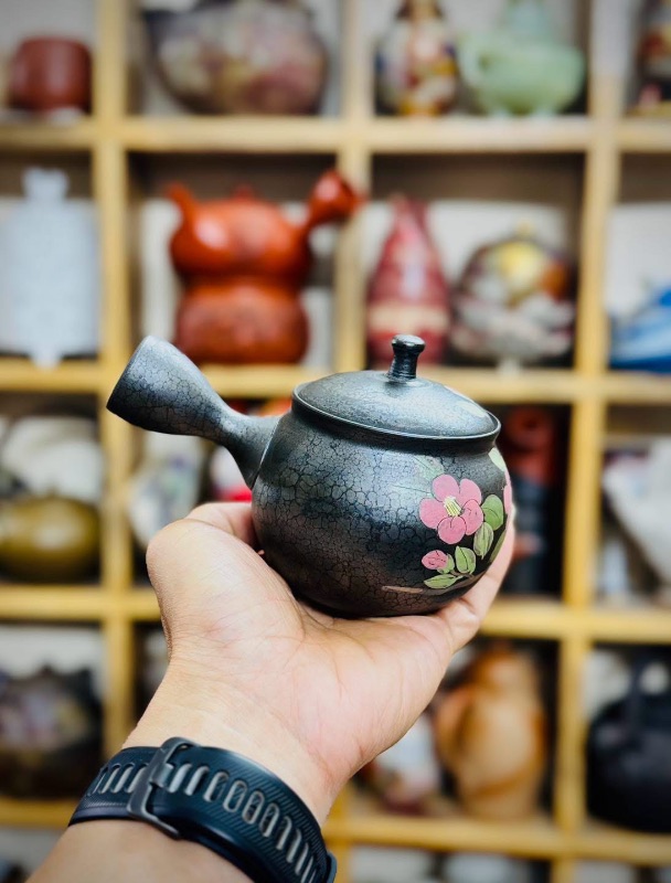 Ấm trà gốm Nhật Tokoname vẽ hoa trà lọc sase đẹp tinh tế