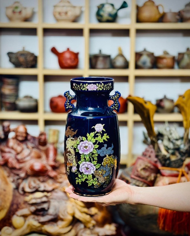 Bình gốm Nhật Bản Kutani vẽ Song Lân Đáo Mẫu Đơn