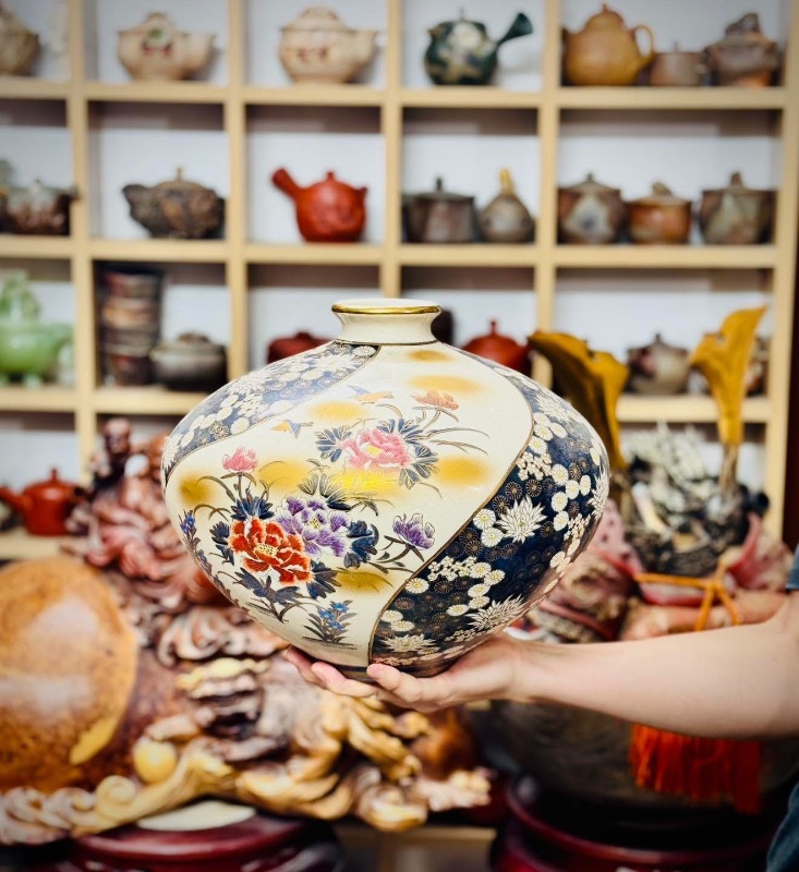 Bình hút lộc gốm Nhật Kutani vẽ chim hoa mẫu đơn, cúc men gấm đẹp tinh tế