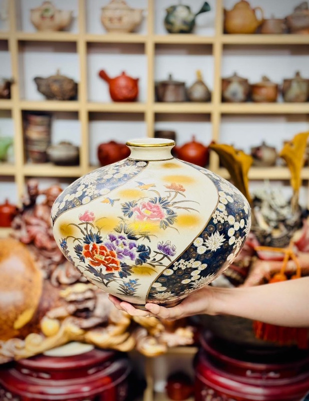 Bình hút lộc gốm Nhật Kutani vẽ chim hoa mẫu đơn, cúc men gấm đẹp tinh tế