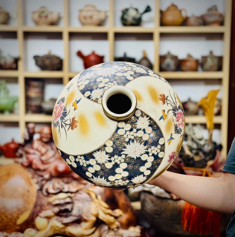 Bình hút lộc gốm Nhật Kutani vẽ chim hoa mẫu đơn, cúc men gấm đẹp tinh tế