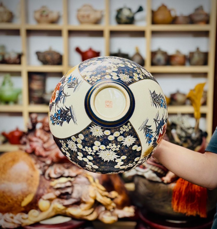 Bình hút lộc gốm Nhật Kutani vẽ chim hoa mẫu đơn, cúc men gấm đẹp tinh tế