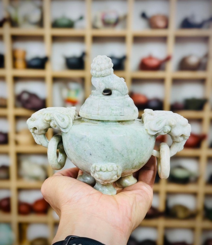 Đỉnh đá ngọc tự nhiên kỳ lân chân quỳ độc đáo