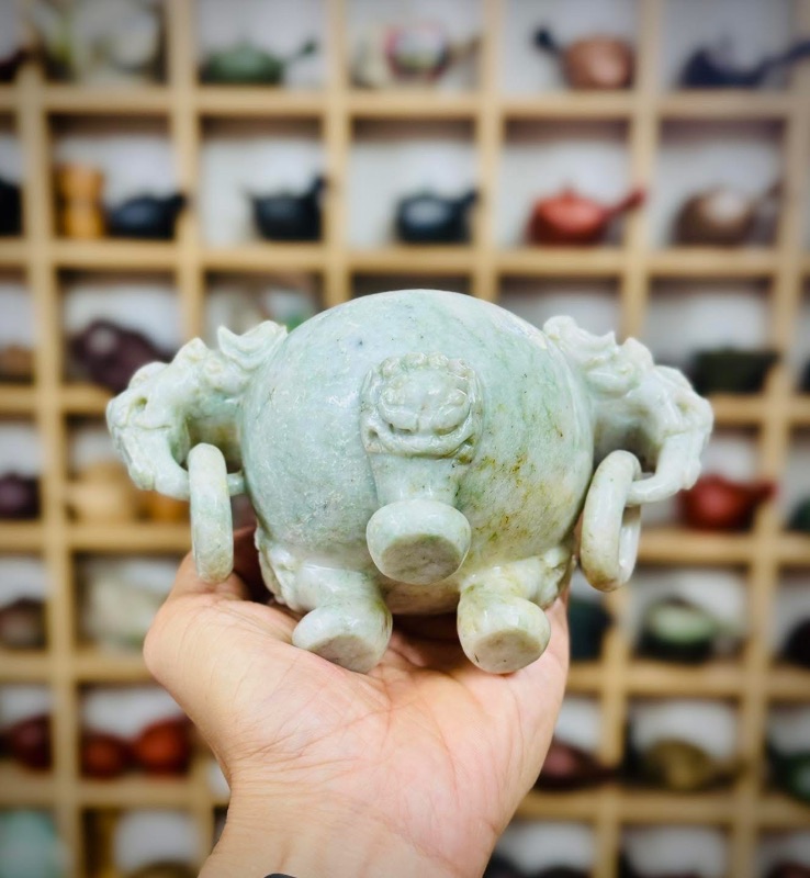 Đỉnh đá ngọc tự nhiên kỳ lân chân quỳ độc đáo