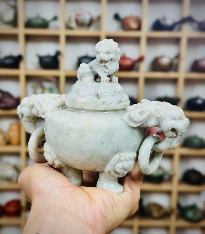 Đỉnh đá ngọc tự nhiên kỳ lân chân quỳ độc đáo